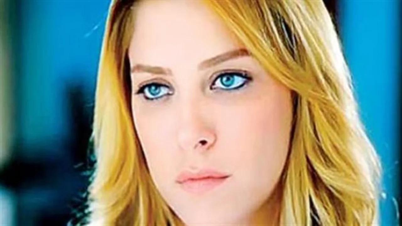 بطلة الدراما.. إطلالة ريم مصطفى تثير الجدل حول معايير الجمال والنجاح بالوطن العربي